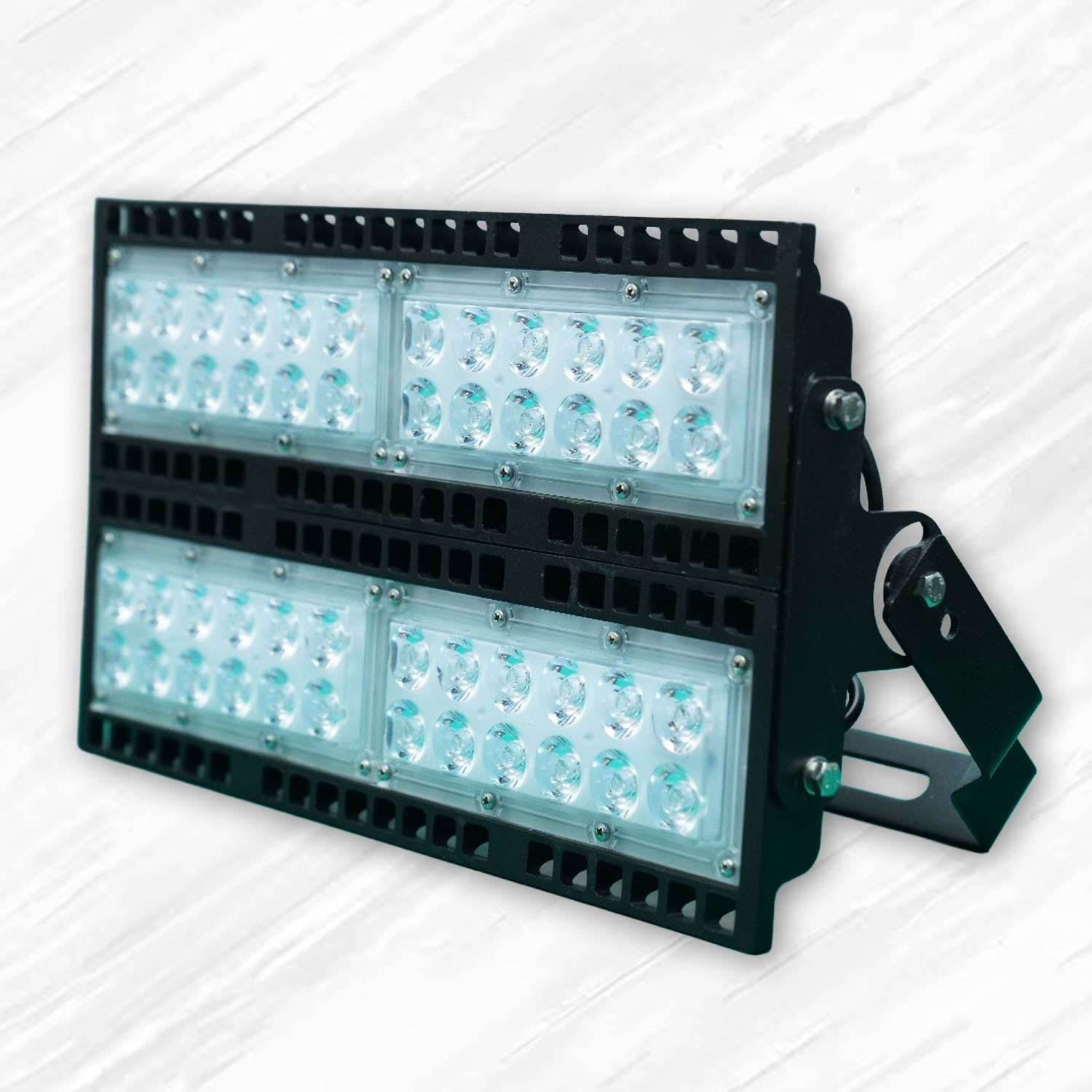 LINEAR FLOOD LIGHT